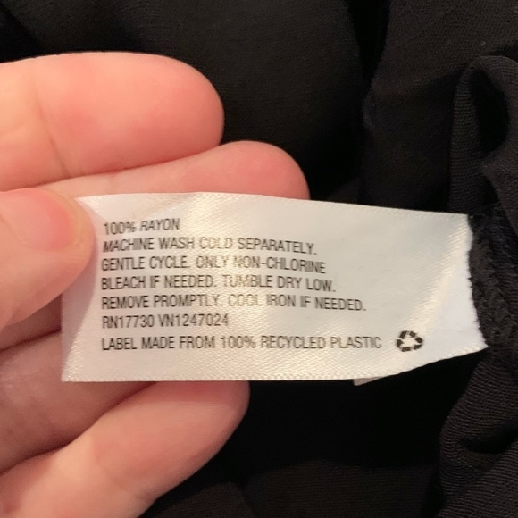 A New Day Sleeveless Ruffle Blouse Black XS NWT - Picture 5 of 5